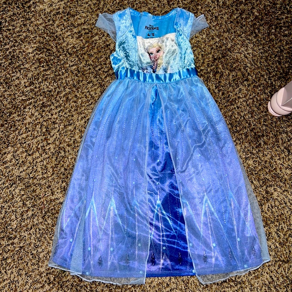 Size 4/5 Frozen Elsa Nightgown
